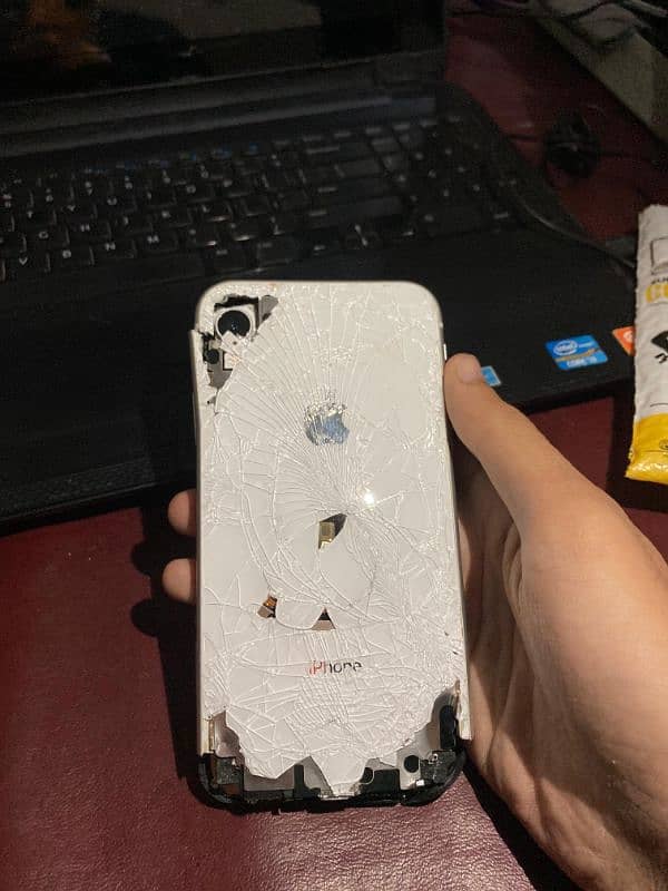 i phone xr broken 1