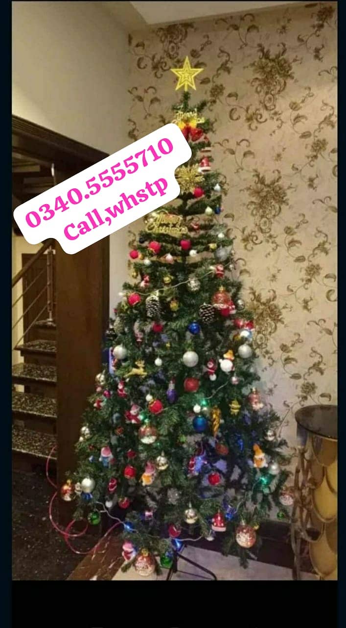 Thick Christmas tree & decorations available contact O340/55-55- 6