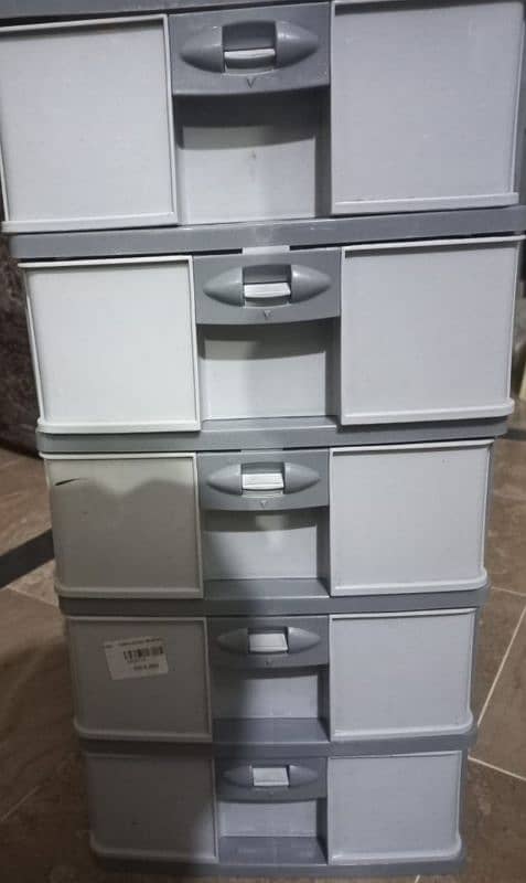 5 DRAWERS 0