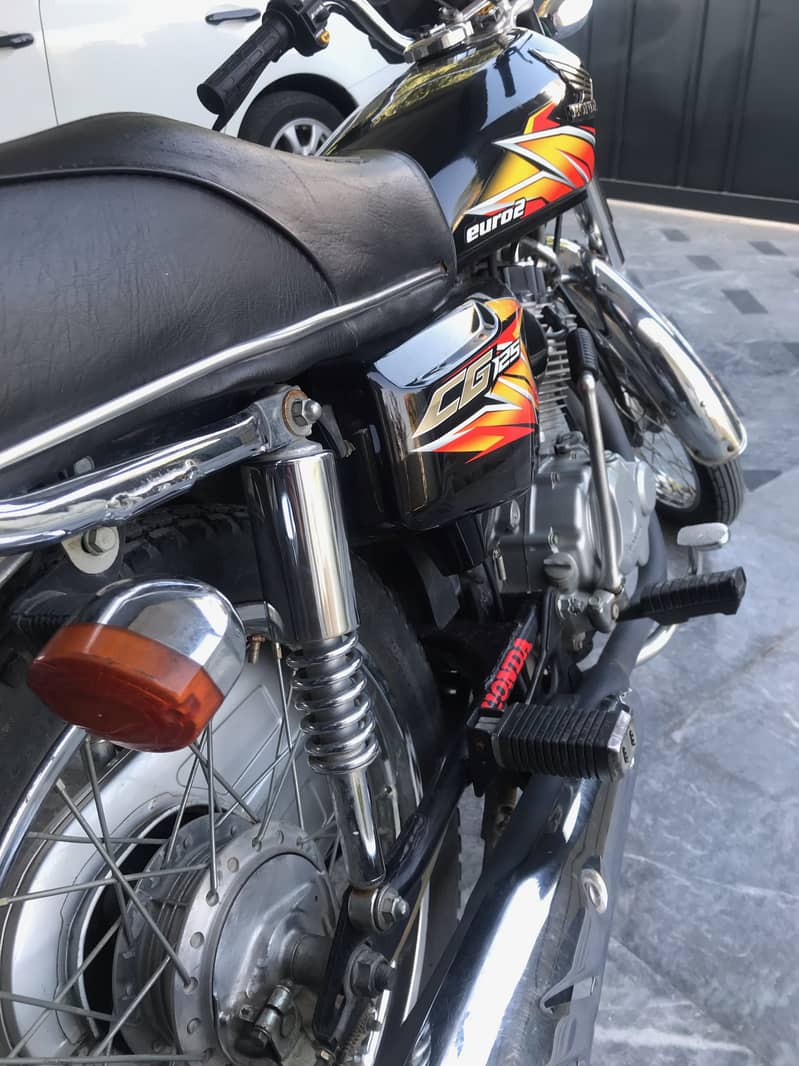 Honda CG 125 2021 Model Islamabad Reg in 2023, First Owner | 10/10 1