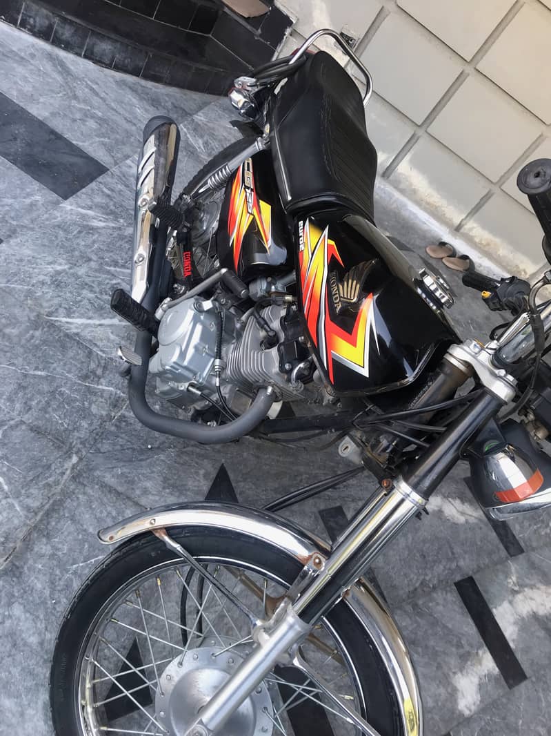 Honda CG 125 2021 Model Islamabad Reg in 2023, First Owner | 10/10 3