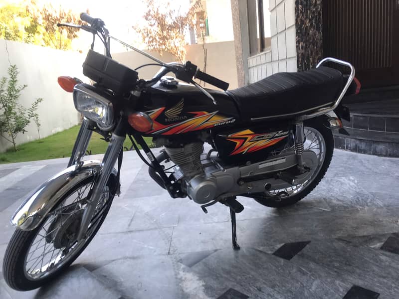 Honda CG 125 2021 Model Islamabad Reg in 2023, First Owner | 10/10 6