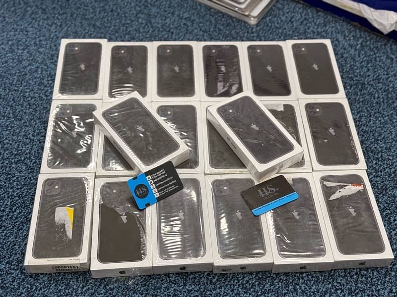 Iphone 11 JV 64GB BOX PACK. Non Active. 1 year Apple Warranty 1