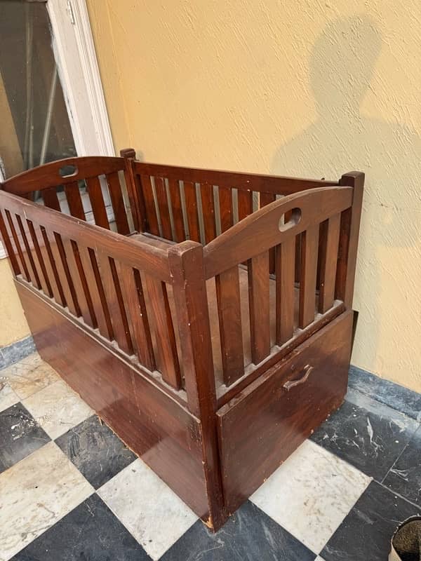 baby bed in shawa wood 0