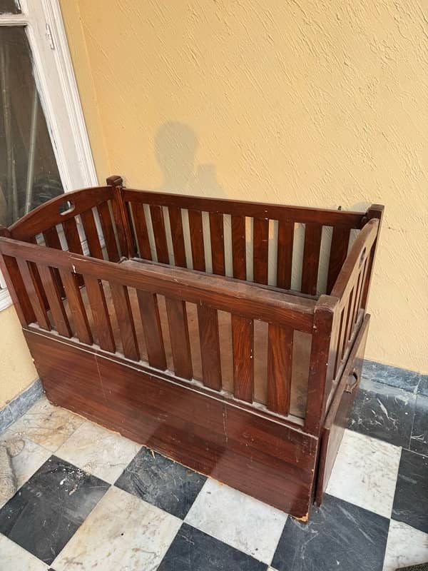 baby bed in shawa wood 3