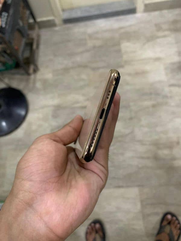 Iphone xs non-pta  64gb Color: rose gold Condition: 10/10 1