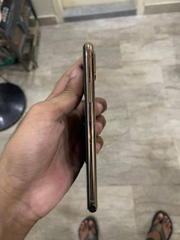 Iphone xs non-pta  64gb Color: rose gold Condition: 10/10 5