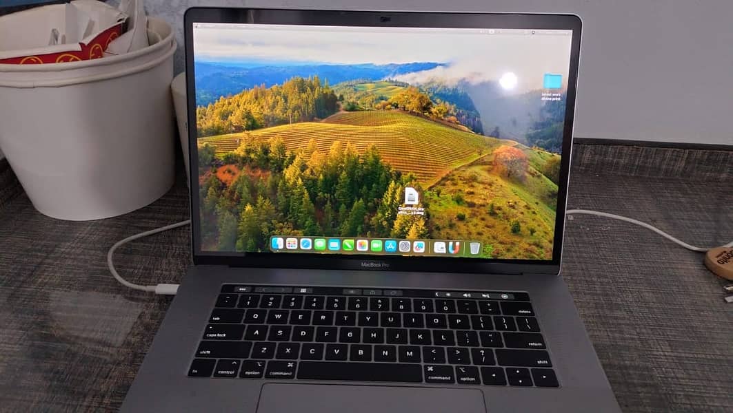 Macbook Pro 2018 electronics etc. 0