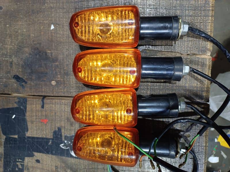 HONDA cd70 indicators genuine. . 3