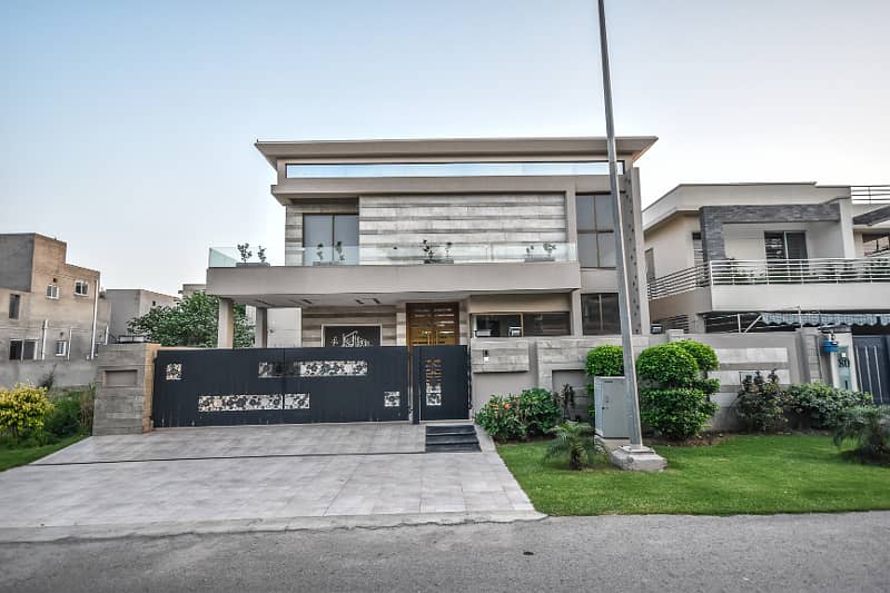 1 KANAL MODERN DESIGN LUXURY VILLA FOR SALE NEAR TO PARK. 0