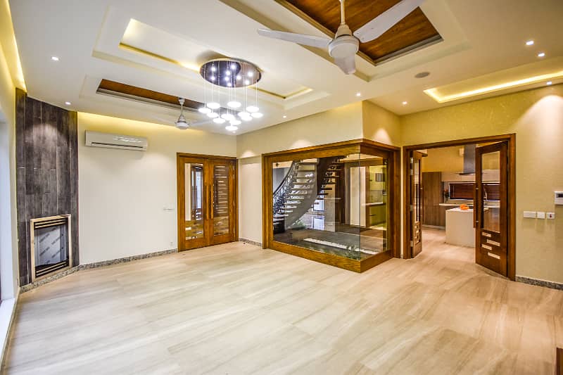 1 KANAL MODERN DESIGN LUXURY VILLA FOR SALE NEAR TO PARK. 10