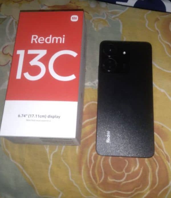 realme 13C mobile phone for sale 3 months used+ 1 month guarantee 4