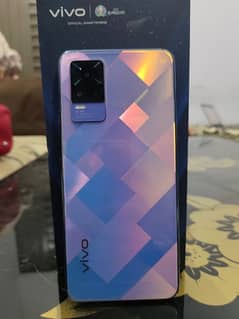 vivo v21e in Lush Condition