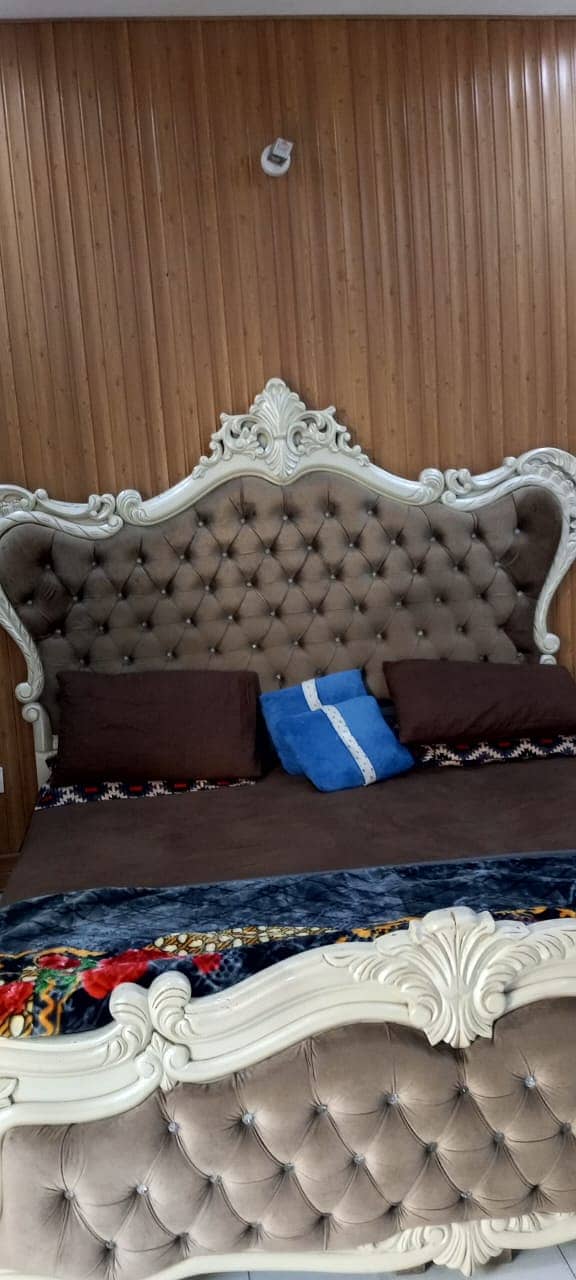 King-Size Comfort: Bed with Mattress for Sale 2