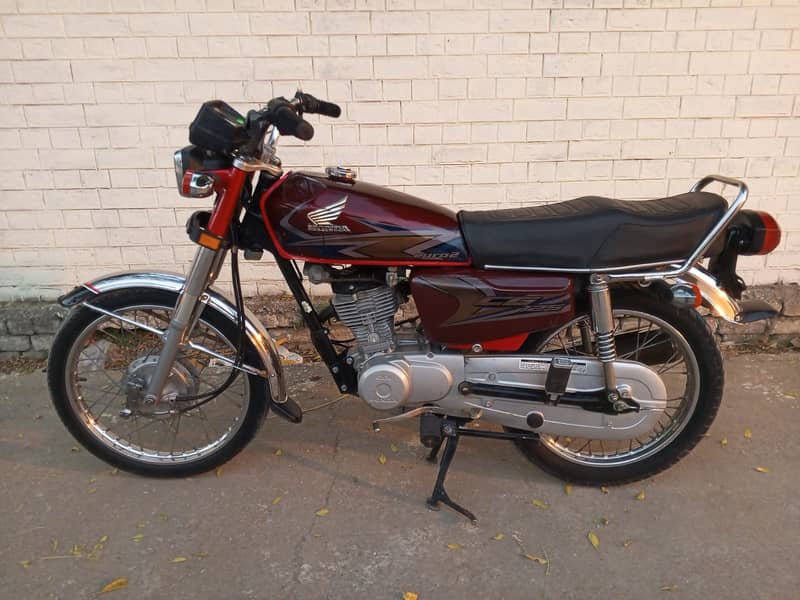 Honda CG 125 19/20 model all Punjab registered 1