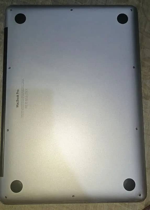 Macbook Pro 2015 13-inch 10/9 Condition 2