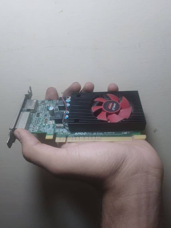 AMD RADEON R5 M430 2GB DDR5 128BIT 0