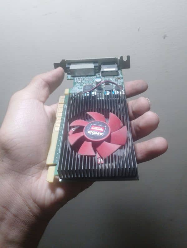 AMD RADEON R5 M430 2GB DDR5 128BIT 1