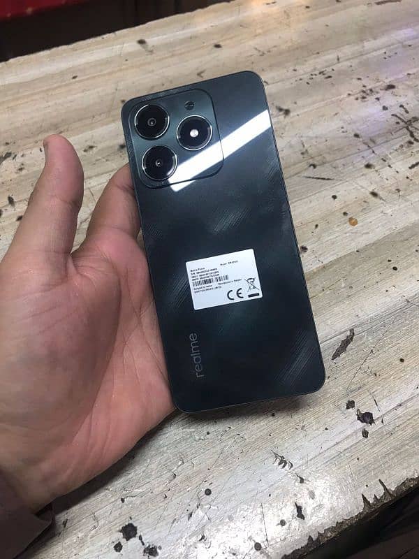 REALME C61 0