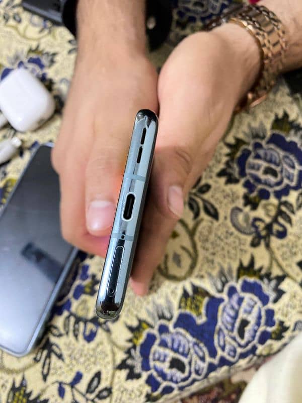 oneplus 9pro  8/256 10/10 condition 75k last 7