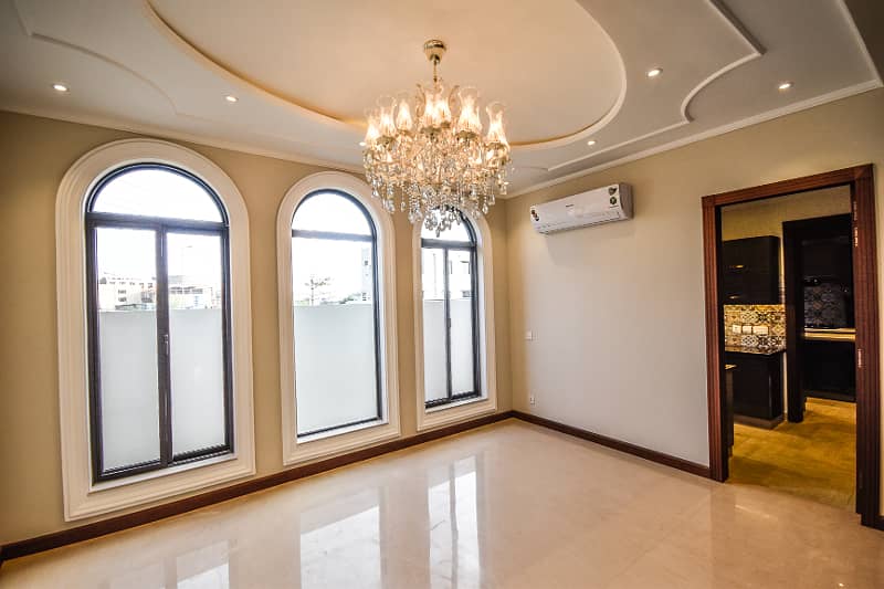 1 KANAL FULL BASEMENT HOUSE FOR SALE NEAR TO PARK 9