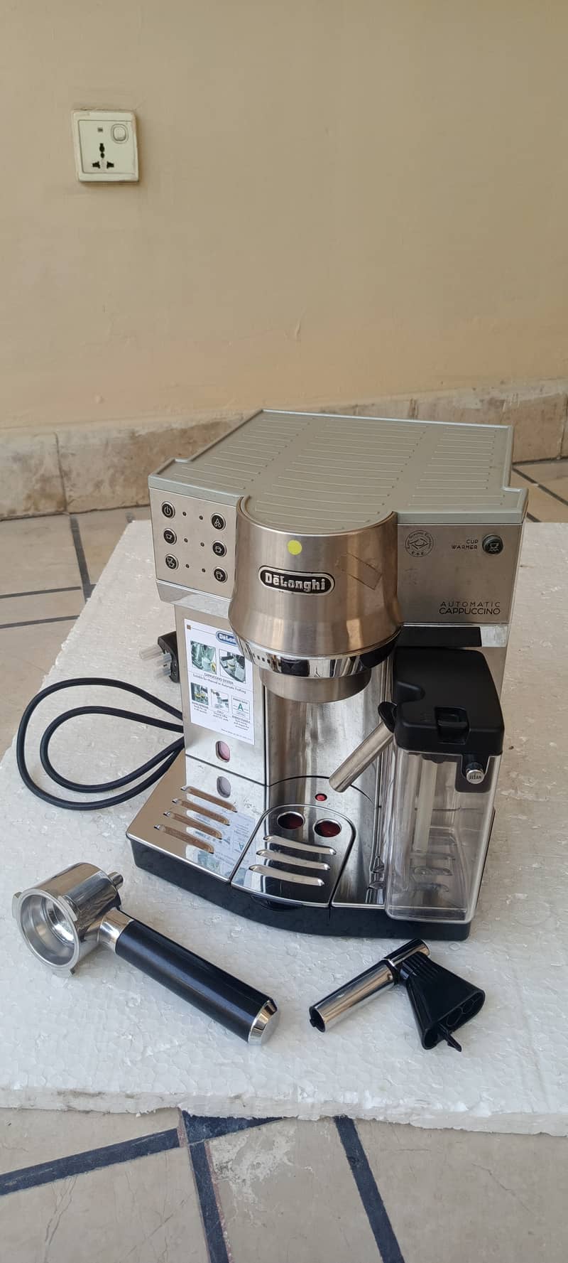 Coffee Maker/Delonghi 12