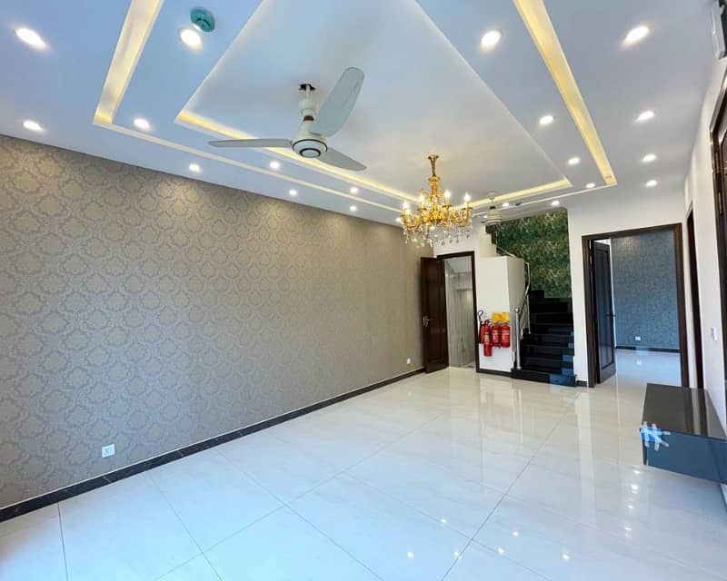 5 Marla luxury House Available For Sale In DHA 9 town Lahore 4