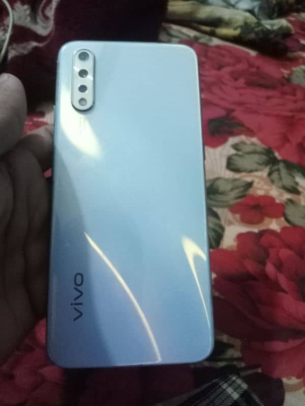 vivo s1 4/128 7