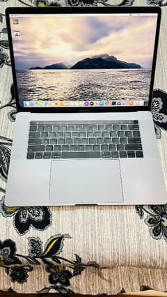 MACBOOK PRO 2019 CORE I9 PROCESSOR) 32/512GB SSD