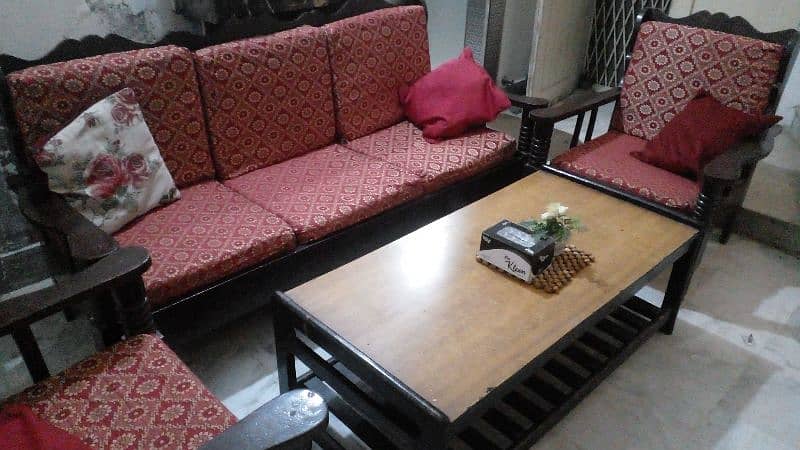 5 seater sofa, wooden strong with new covers 1