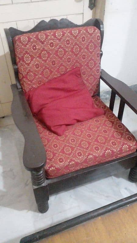 5 seater sofa, wooden strong with new covers 2