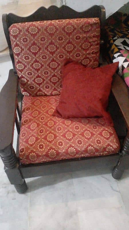 5 seater sofa, wooden strong with new covers 3