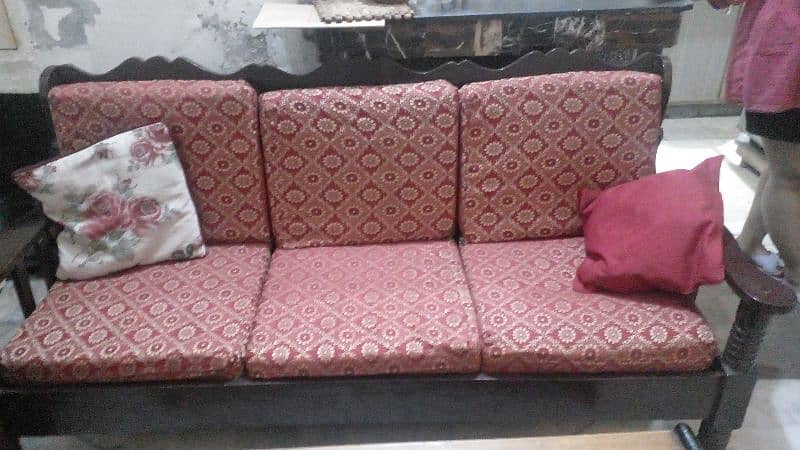 5 seater sofa, wooden strong with new covers 4