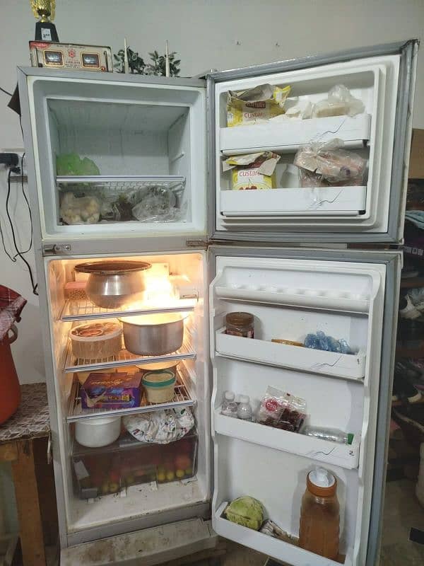 14 Cubic Fridge 0