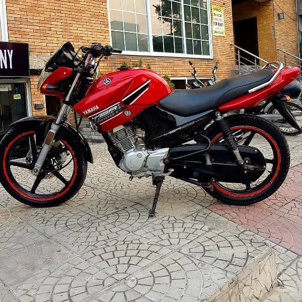 YAMAHA YBR 125 IN LUSH CONDITION 0