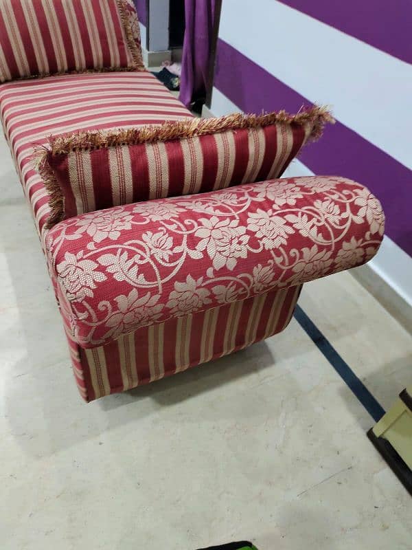 Beautiful dewan/Couch just like new available for sale 2