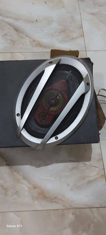 Almost new sony speaker set only 4 month use 2