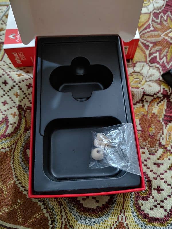 Audionic gaming earbuds 585 model lush condition with box 4