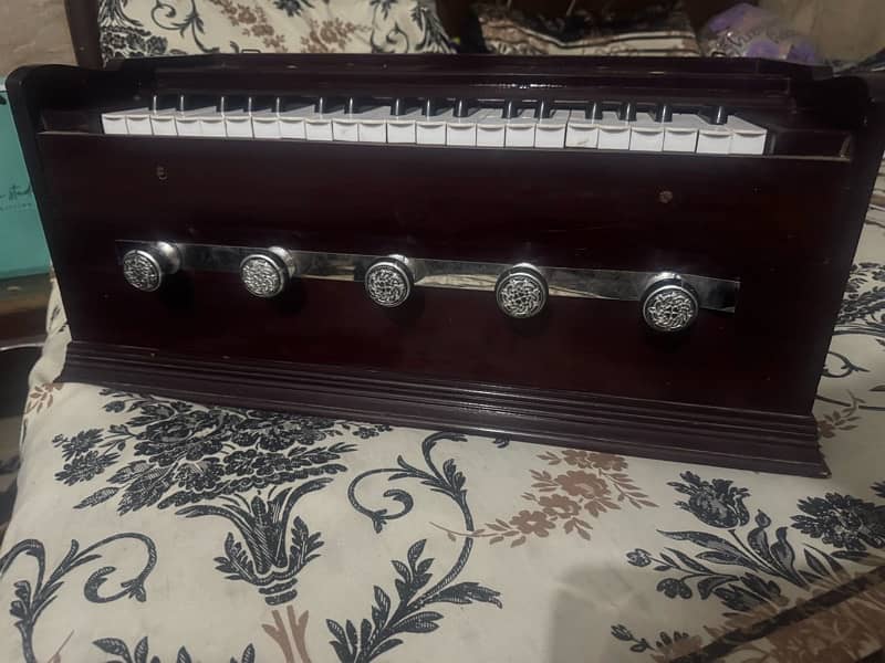 New Condition harmonium in cheap price 2