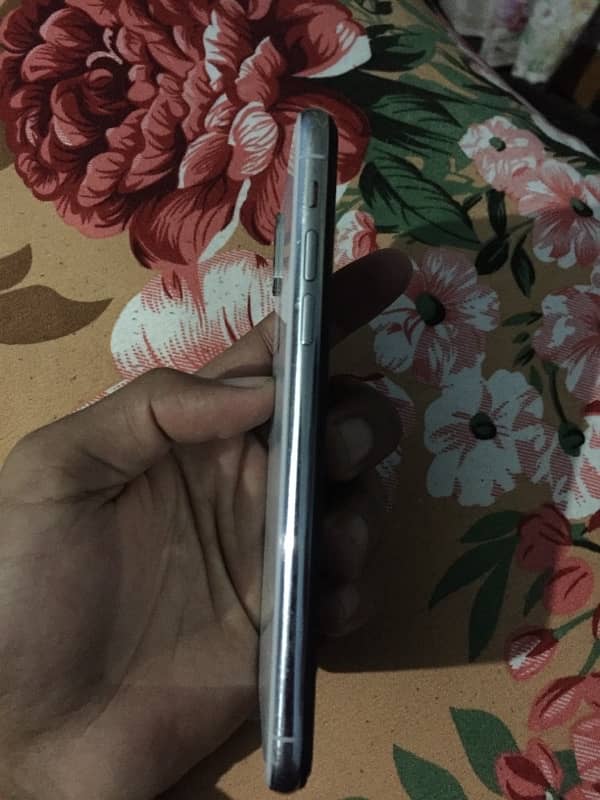 iphone x in good condition 1