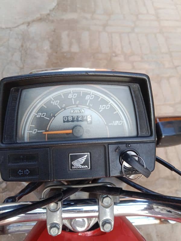 Honda CD 70 Model 22/23 for sale 0301.1952338 0316.2486186 6