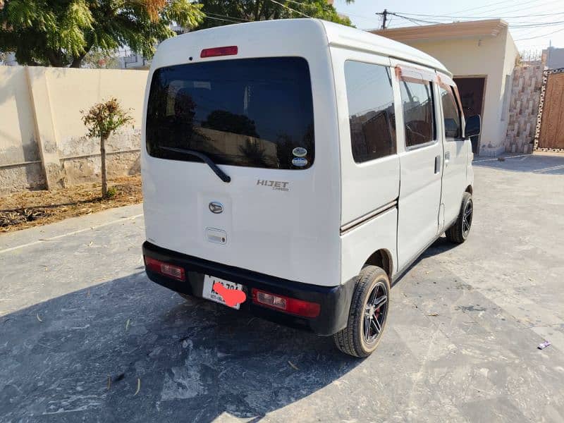 Daihatsu Hijet 2014 3