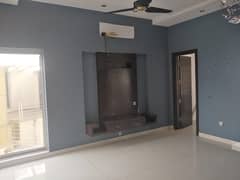 Prime Location 1 Kanal Upper Portion Available For Rent in DHA Phase 5 Block L