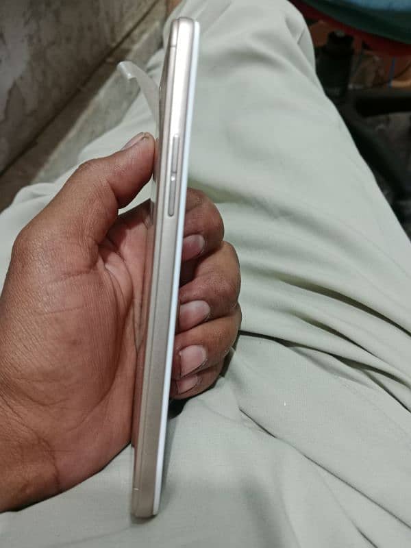 oppo a57 4/64 with box and charger 0