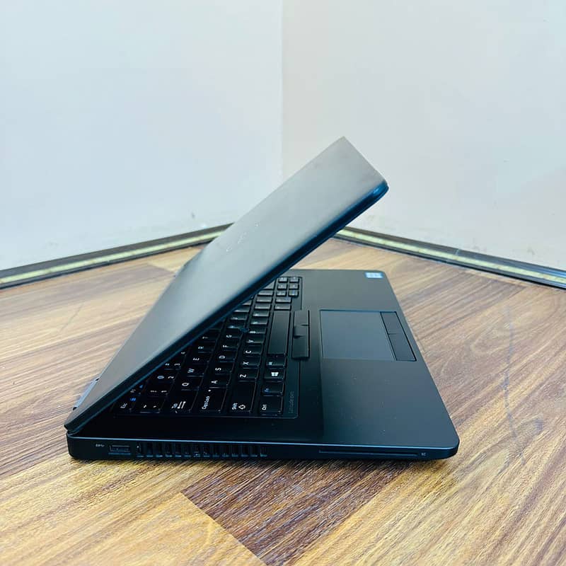 Dell Latitude E5470 (i5-6th generation) 1