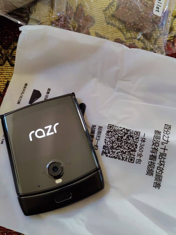 Motorola Razr 6gb ram 5