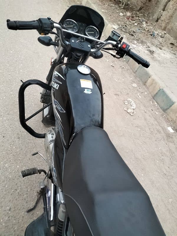 Suzuki GS-150 SE 2017 Available in Geniun Condition 6