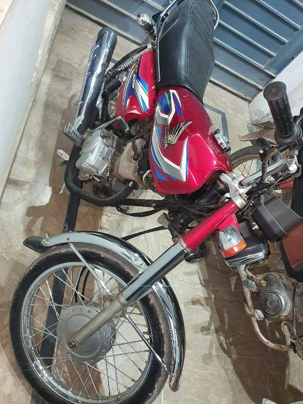 Honda 125 1st owner brand new condition 3