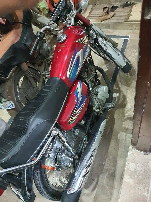 Honda 125 1st owner brand new condition 6