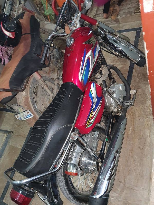 Honda 125 1st owner brand new condition 7